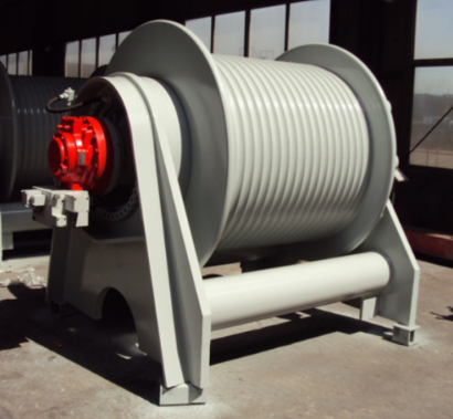 LARGE WINCH FOR ENGINEERING VESSEL